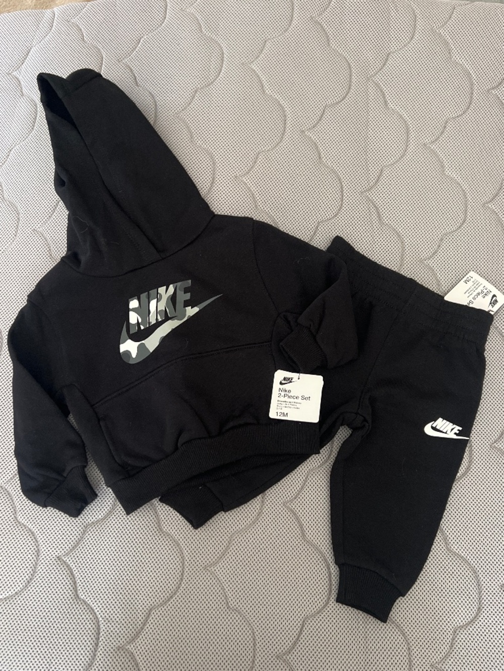 NWT! Nike 2 piece sweat set 12m